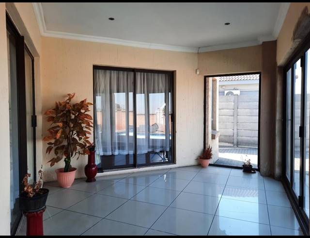 3 BEDROOM HOUSE FOR SALE IN VANDERBIJLPARK SE 8